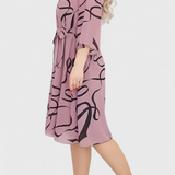 Amelie Vestido Midi Estampado con Cinturón y Corte Versátil