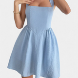 Kassandra Vestido Mini Halter con Espalda Abierta y Silueta Evasé