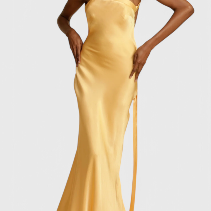Lucra Vestido Maxi con Tirantes Diagonales y Espalda Descubierta
